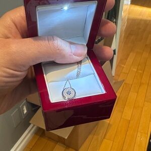 Elegant Silver Pendant Necklace